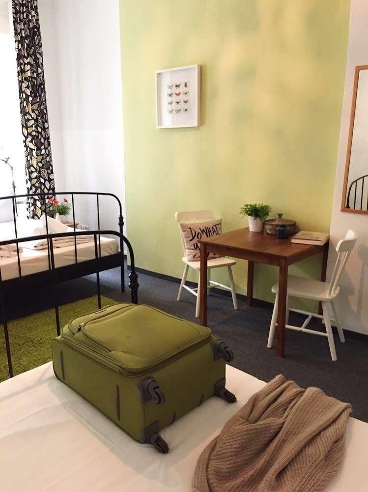 Guest house Absolut 2*