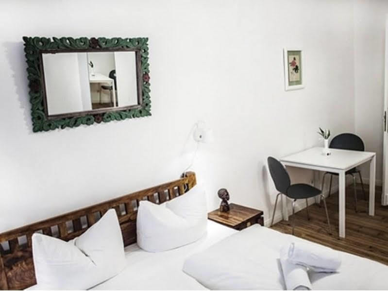 Guest house Absolut 2*